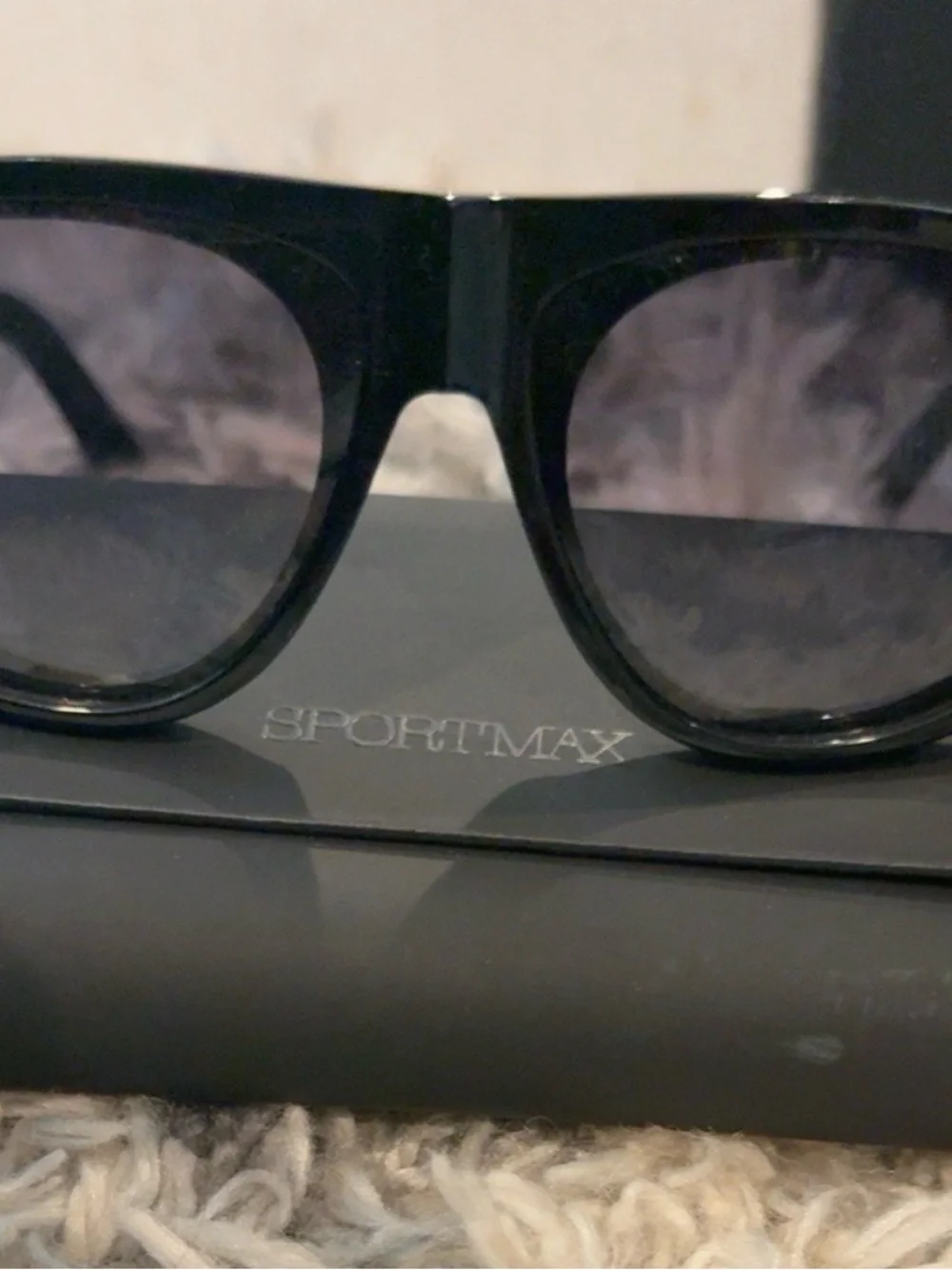 Sportmax by Max Mara Black Cat-Eye Sunglasses SM0012 01B